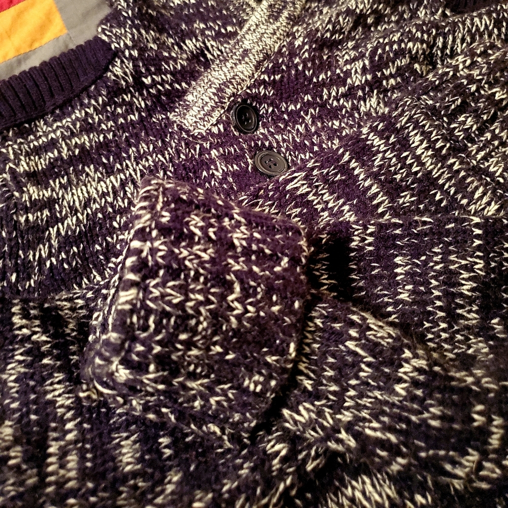 Sweatshirt - Picture 6 of 7